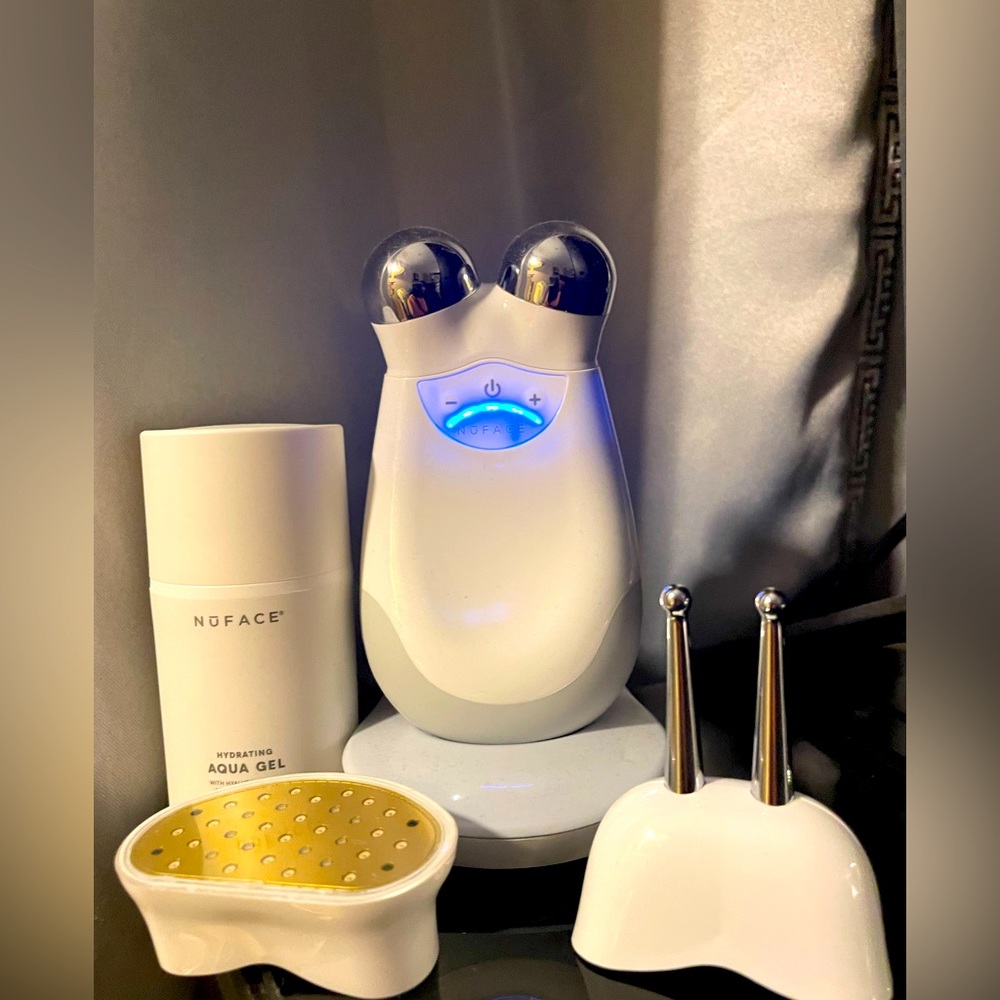 NuFace White and Silver Skincare Tool Set